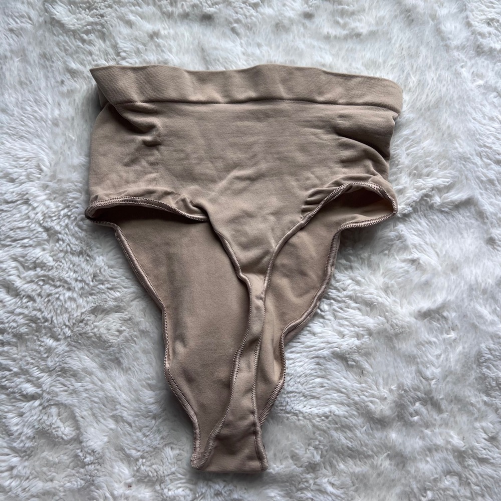 Skims Sculpting Super High Waisted Thong Clay Tan Size Small Shapewear Underwear - Picture 5 of 8